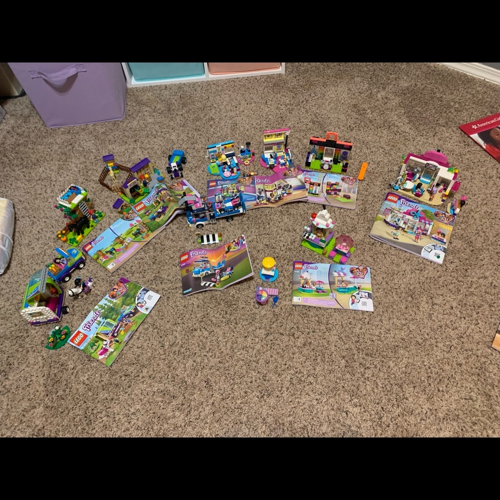 Set of 8 Lego Friends with instructions
